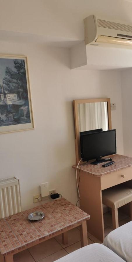 Simos Magic Beach Hotel Apts 아이아 나파 외부 사진