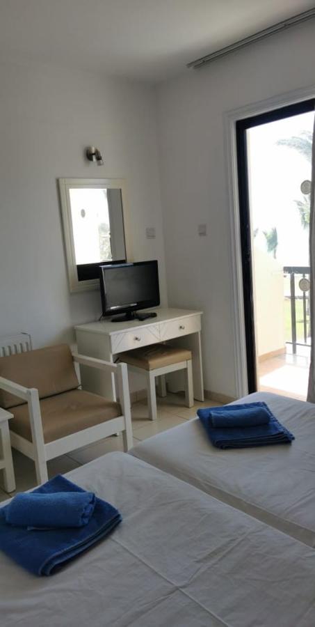 Simos Magic Beach Hotel Apts 아이아 나파 외부 사진