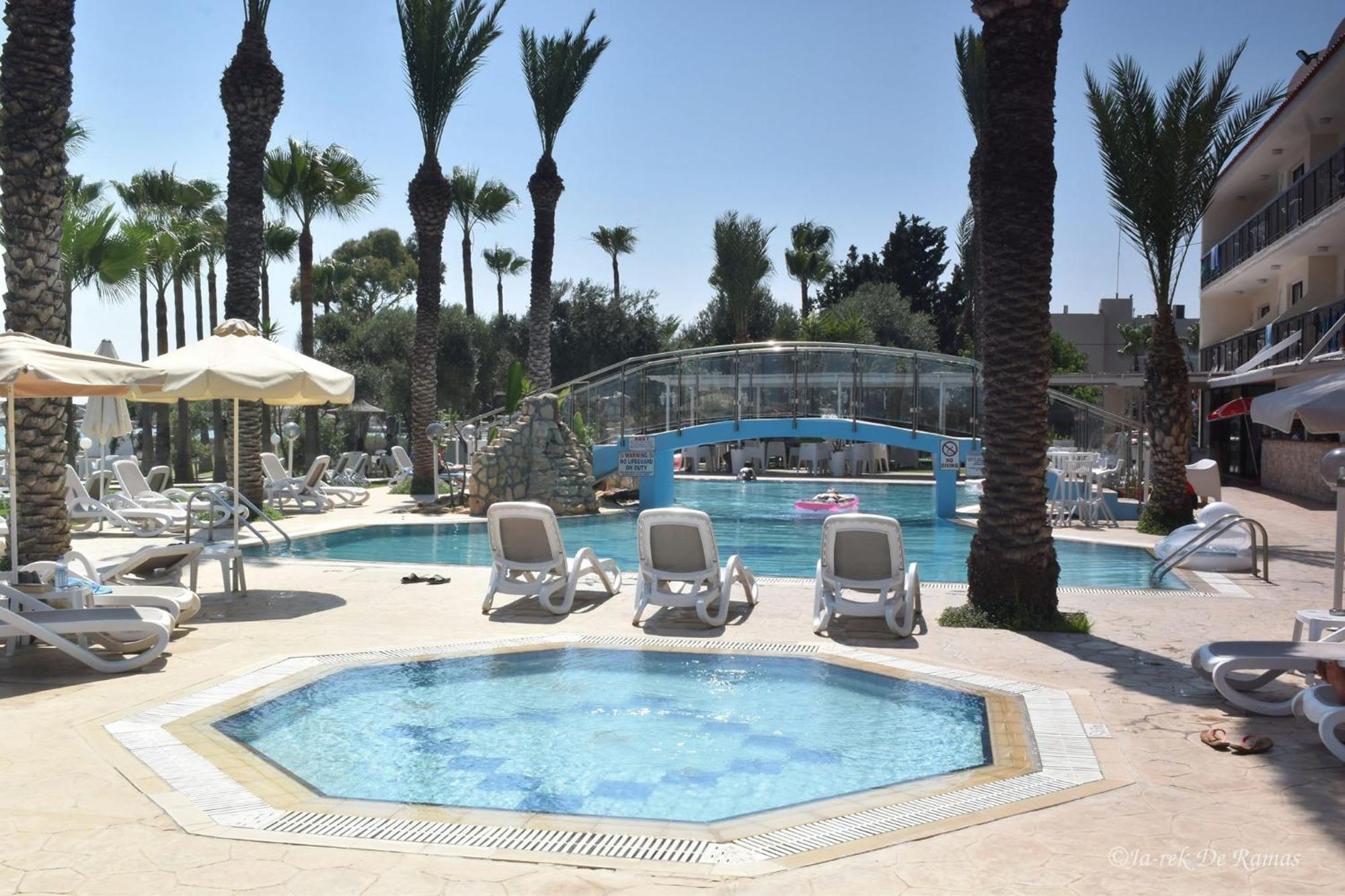 Simos Magic Beach Hotel Apts 아이아 나파 외부 사진