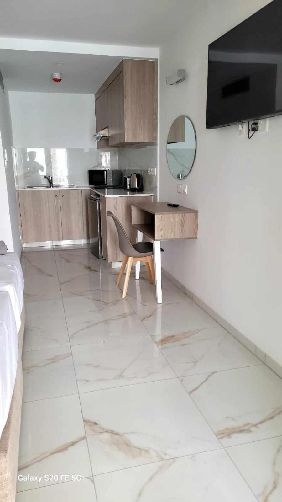 Simos Magic Beach Hotel Apts 아이아 나파 외부 사진